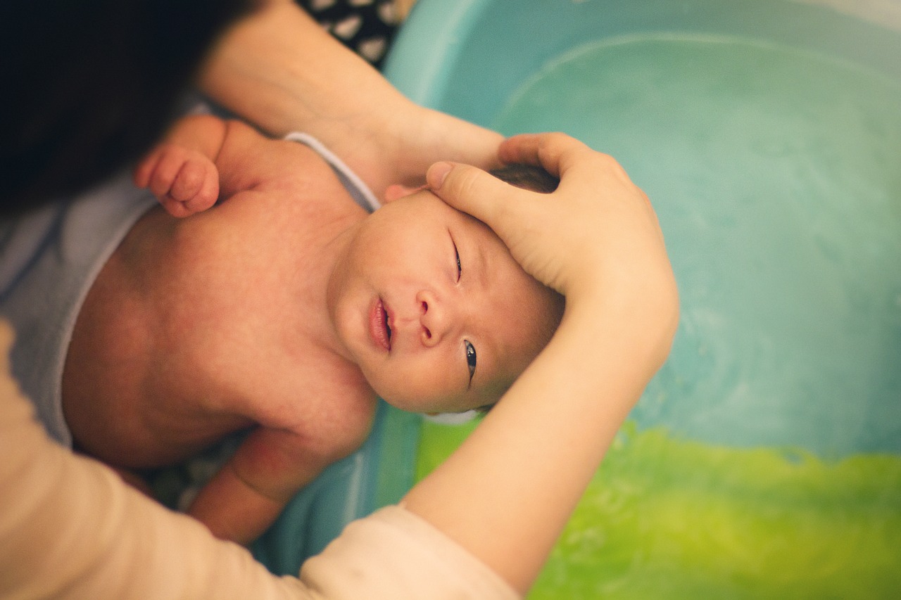 新生児の沐浴は毎日入れていいの?貴方はこの疑問正解だと思いますか?